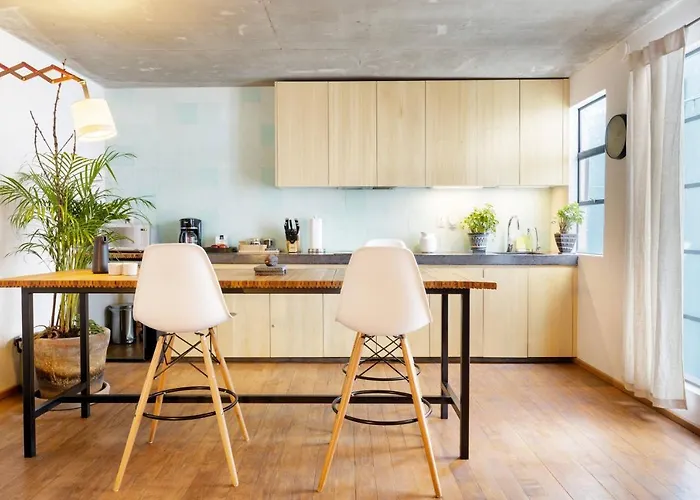 Chic And Minimalist Loft Apartment *