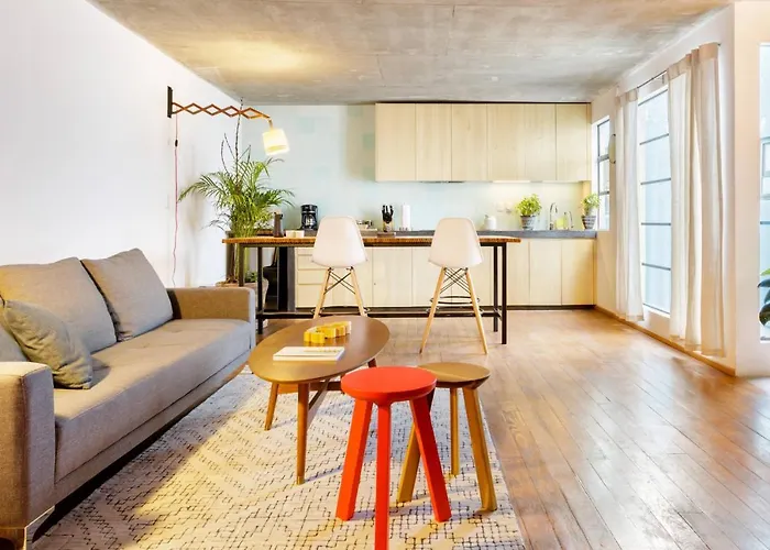 Chic And Minimalist Loft *