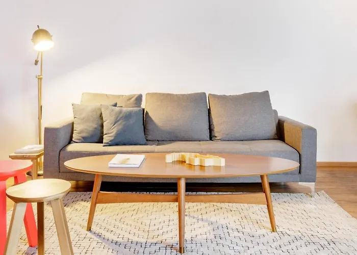 Chic And Minimalist Loft Apartment